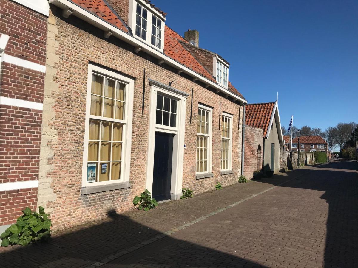 Tuinkamer in Monumentaal pand Veere Buitenkant foto